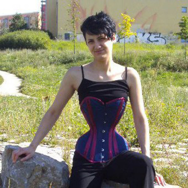 The Woman Who Is “Waisting Away” for Beauty