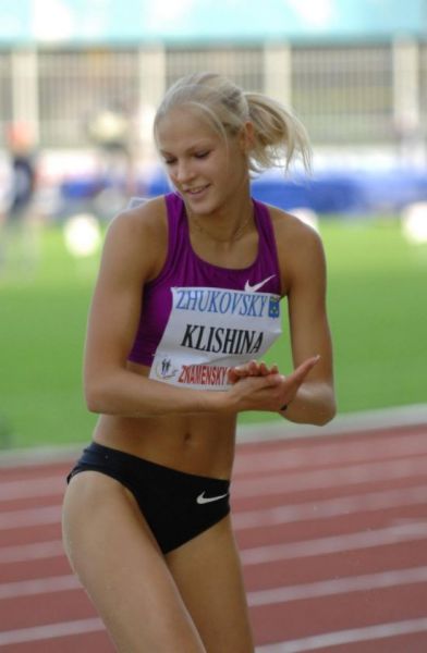 A Cute Blonde Bombshell who Is a Serious Sports Athlete