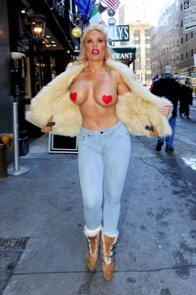 Reality Star, Coco, Puts Her Boobs on Display