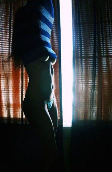 Underboobs Are a Real Tease for the Eyes