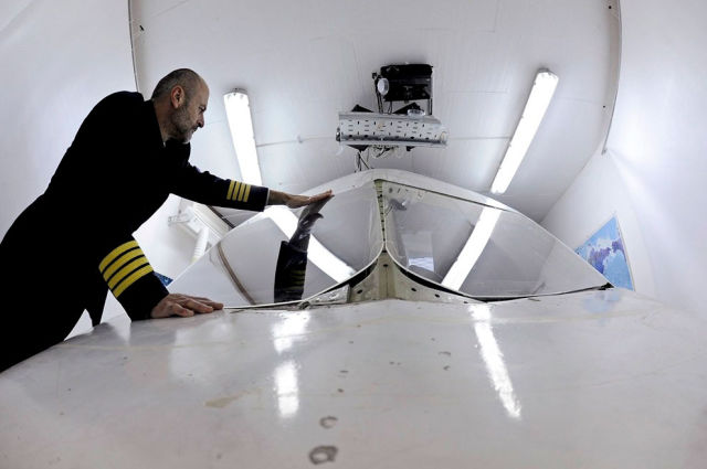 A Homebuilt Flight Simulator That Is Out of This World