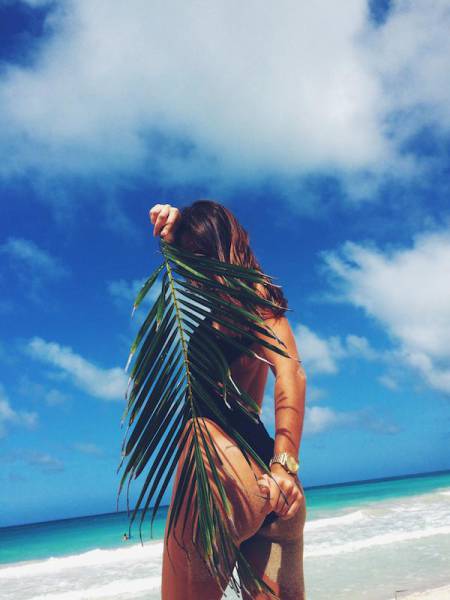 These Sexy Sandy Girls Make Summer So Much Better