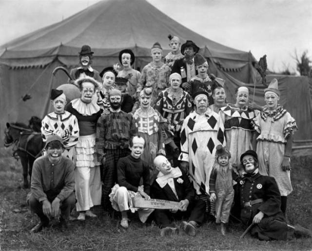 These Old Creepy Circus Photos Are No Laughing Matter