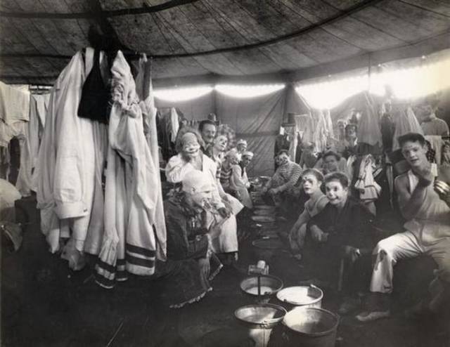 These Old Creepy Circus Photos Are No Laughing Matter