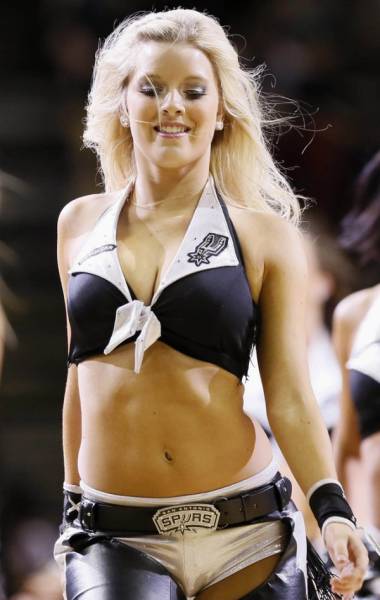 Cheerleaders From East vs Cheerleaders From West
