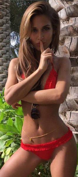 The Hottest Wives And Girlfriends Of Football Players