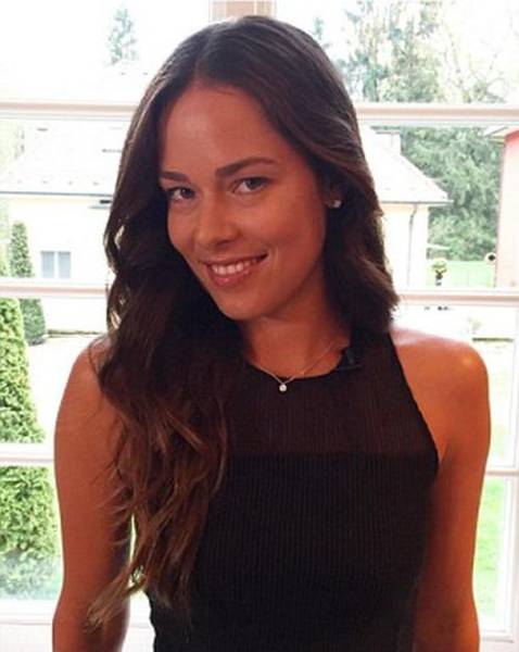 The Hottest Wives And Girlfriends Of Football Players