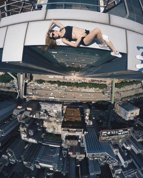 Rooftopper Girl Risks Her Life To Take Impressive Shots