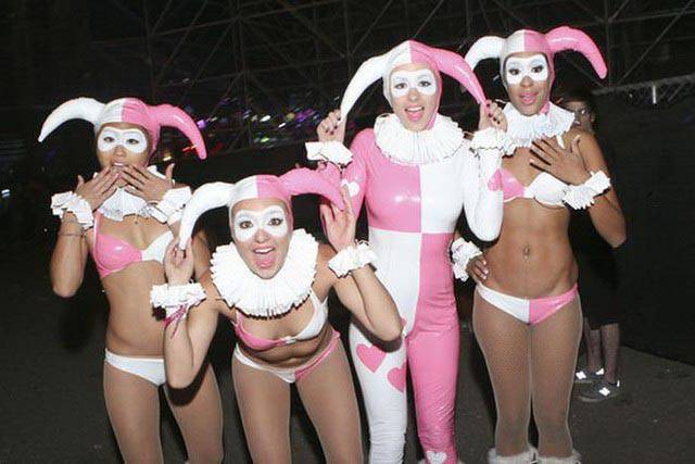 These Girls Announce Party Time!
